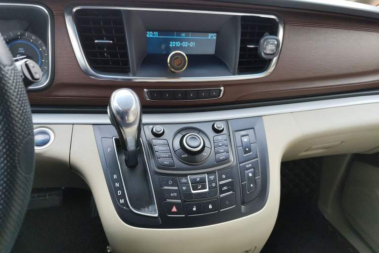 Used Buick GL8 2015 2.4L Luxury Business Premium Edition
