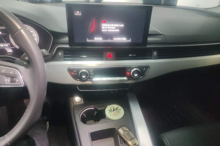 Used Audi A4L 2022 40 TFSI Luxury Dynamic Model
