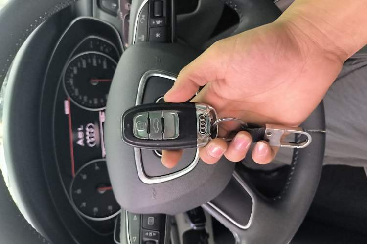 Used Audi A6L 2014 30 FSI Technology Model
