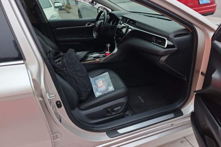 Used Toyota Camry 2019 2.5G Luxury Edition China VI Standard