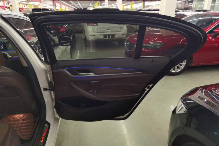 Used BMW 5 Series 2019 530Li Leading Model Luxury Package
