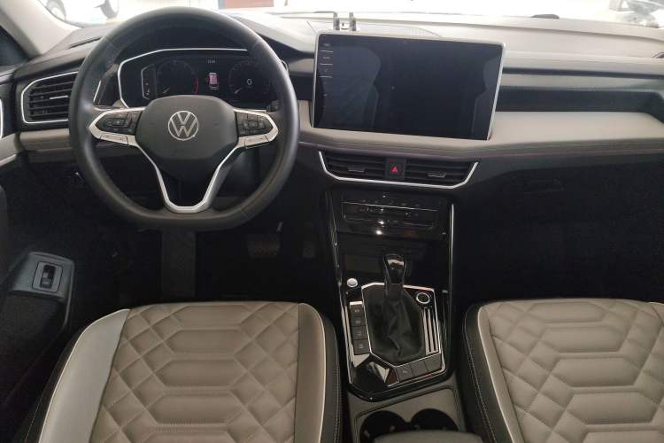 Used Volkswagen Tayron 2023 300TSI Two-Wheel-Drive Luxury Plus Advanced Edition
