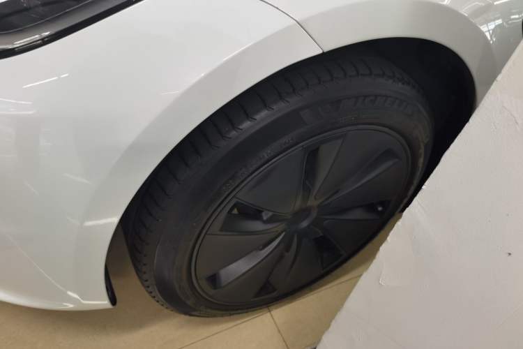 Used Tesla Model 3 2023 Long-Range All-Wheel-Drive Version