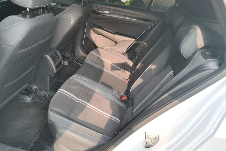 Used Volkswagen Golf 2023 Facelift 280TSI DSG R-Line Lite
