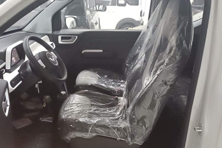 Used Wuling Hongguang MINIEV 2024 3rd Generation 215km Youth Edition
