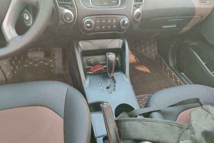 Used Hyundai ix35 2015 2.0L Automatic 2WD Comfort Edition China IV Standard