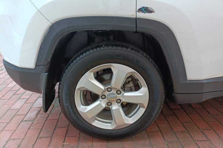 Used  Compass 2019 200T Automatic Family Edition - Connected Large Screen Version
