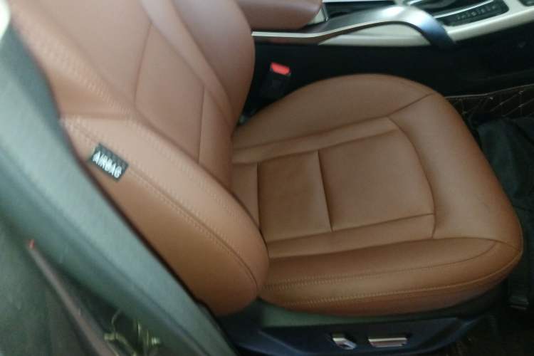 Used Geely Auto Emgrand X7 Sport 2018 1.8TD Automatic Two-Wheel Drive ZhiZun Model with 4G Connectivity
