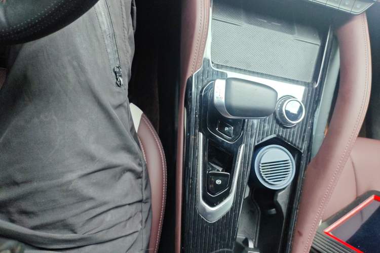 Used Geely Auto Monjaro L 2024 2.0TD High-Power Automatic Two-Wheel Drive Yunqi Version
