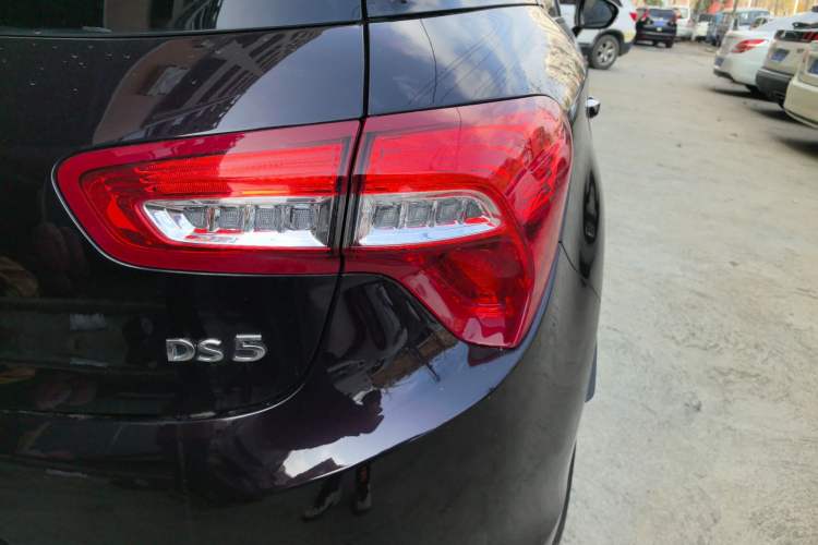 Used  5 2015 1.6T Luxury Edition THP160
