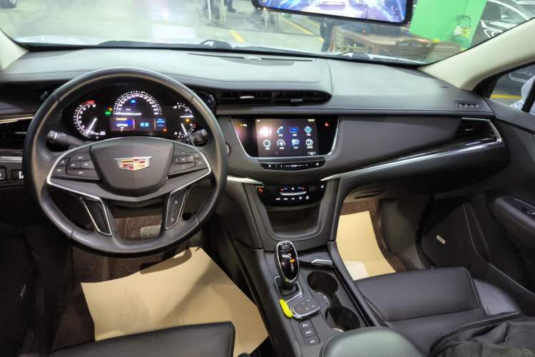 Used Cadillac XT5 2016 28T Four-Wheel Drive Luxury Model
