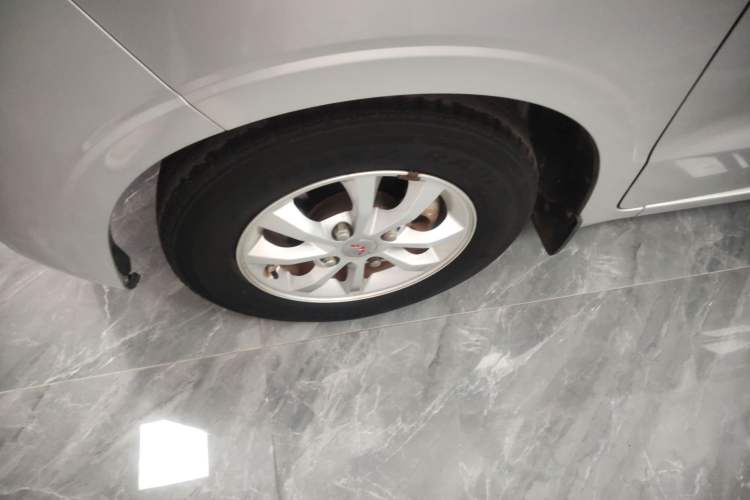 Used Wuling Hongguang V 2019 1.5L Enjoyment Version China VI LAR