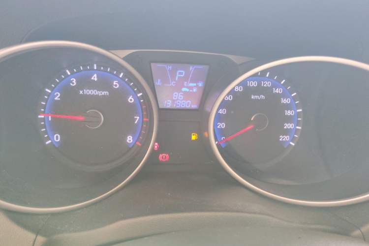 Used Hyundai ix35 2013 2.0L Automatic Two-Wheel Drive Smart GLS China IV Standard
