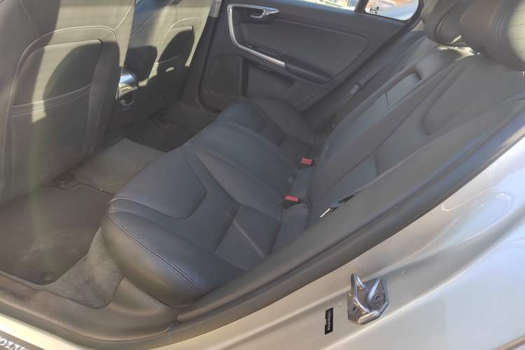 Used Volvo S60 2018 S60L T3 Smart Progress Edition
