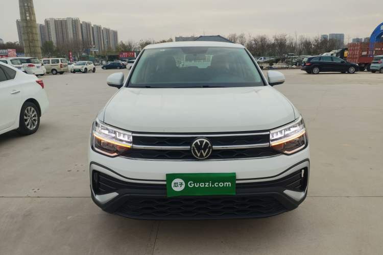 Used Volkswagen Tharu 2023 300TSI Two-Wheel-Drive Crescent Edition
