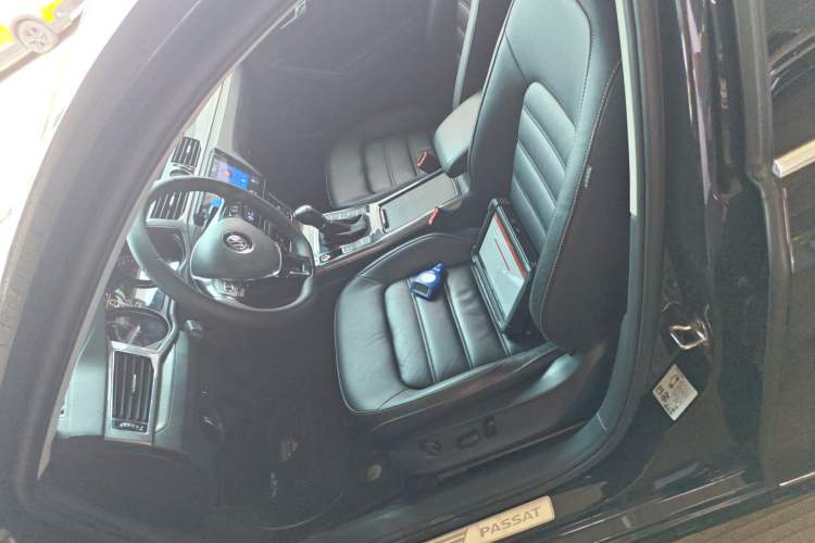 Used Volkswagen Passat 2017 330TSI DSG Luxury Edition
