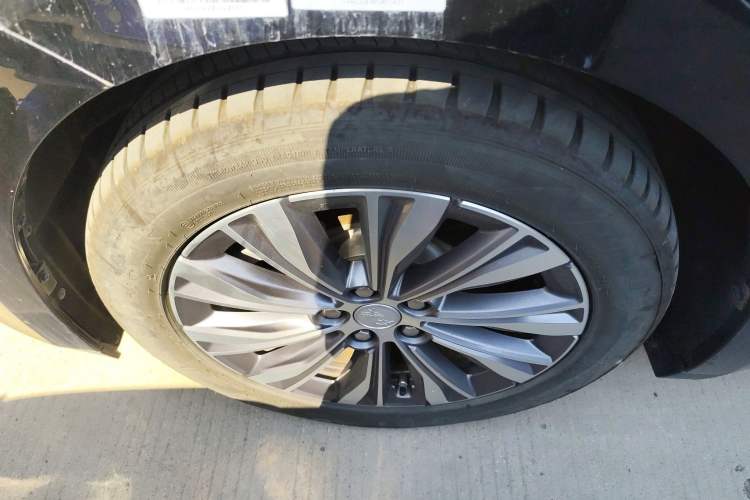 Used Hongqi E-QM5 2023 560km PLUS
