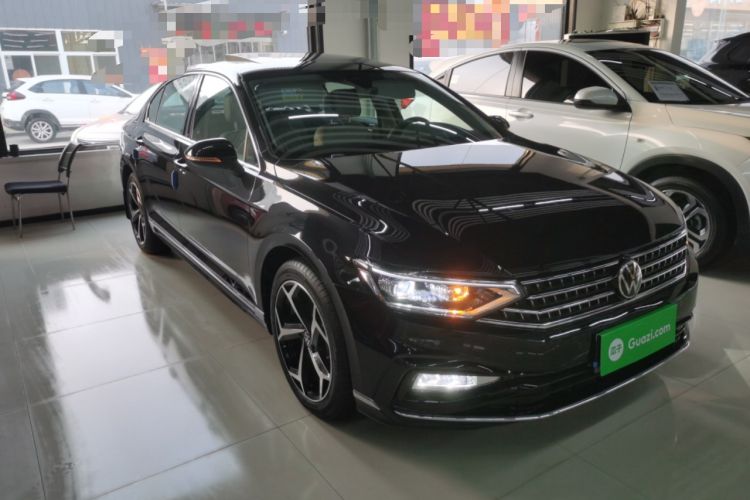 Used Volkswagen Magotan 2024 2 Million Units Zhongxiang Version 330TSI DSG Luxury Edition
