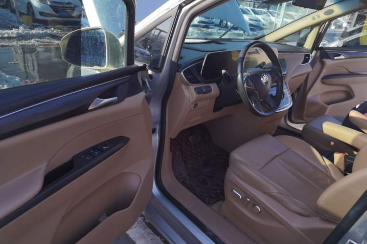 Used Buick GL8 2021 ES Landtrek 653T Luxury Model