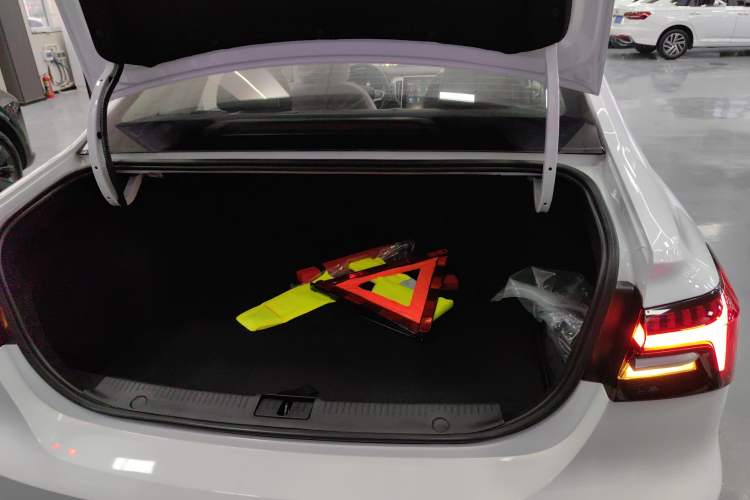 Used Roewe i6 MAX New Energy 2023 EV 420 Skyroof Special Edition
