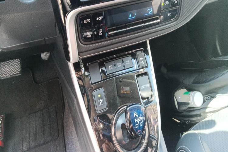 Used Toyota Levin 2017 Revised Dual-Engine 1.8H V E-CVT Luxury Edition China V Standard