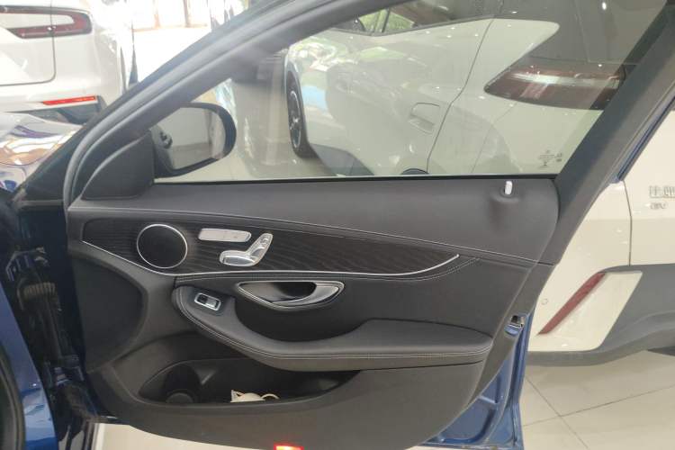 Used Mercedes-Benz C-Class 2017 Facelift C 200 L 4MATIC Sport Edition
