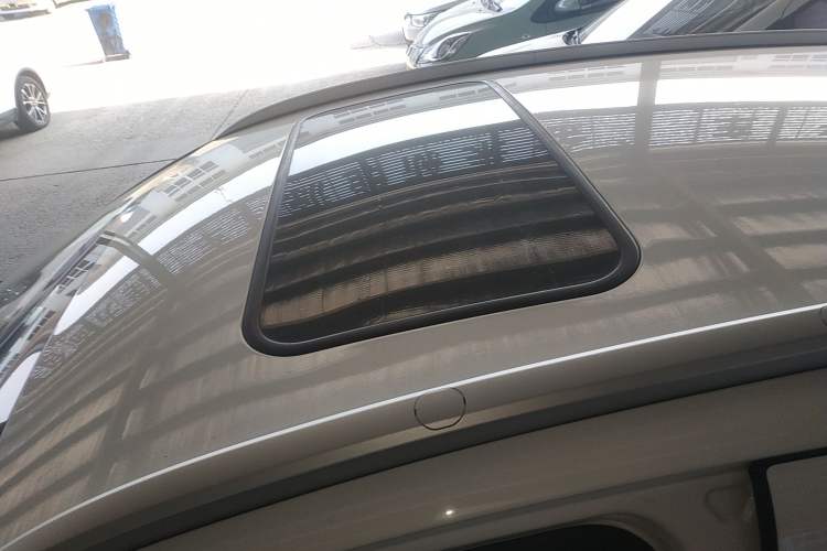 Used Geometry E Firefly 2024 401 km Fluorescent