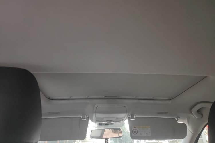 Used Volkswagen Sagitar 2015 1.6L Manual Comfort Model