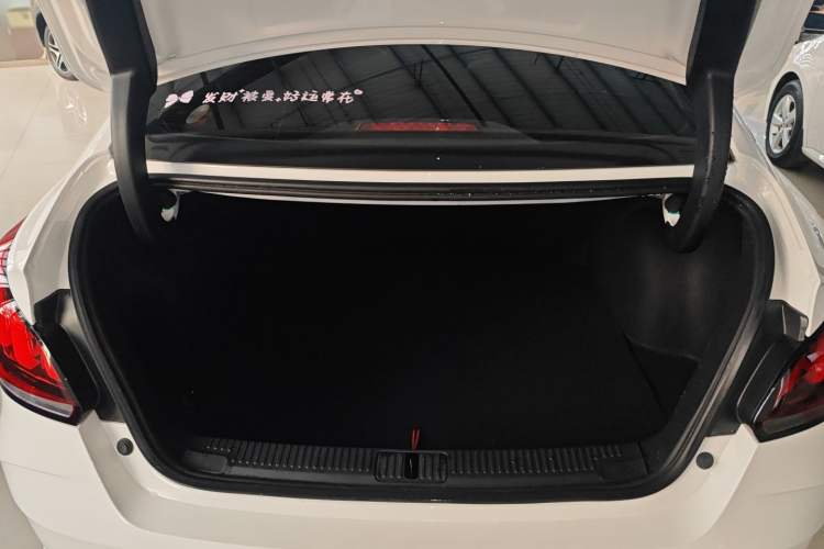 Used MG 5 2023 180 DVVT CVT Luxury Edition
