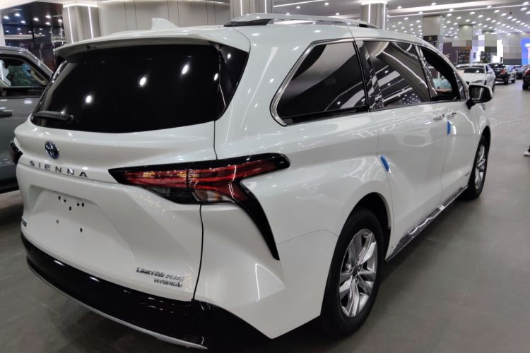 Used Toyota Sienna 2021 2.5L Hybrid Ultimate Edition
