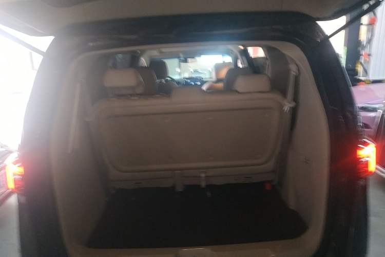 Used Buick GL8 2023 Land Executive Class Smart Enjoyment Model
