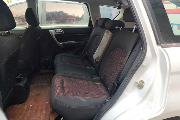 Used Haval H6 2016 Upgraded Model 1.5T Manual Two-Wheel Drive Value Edition
