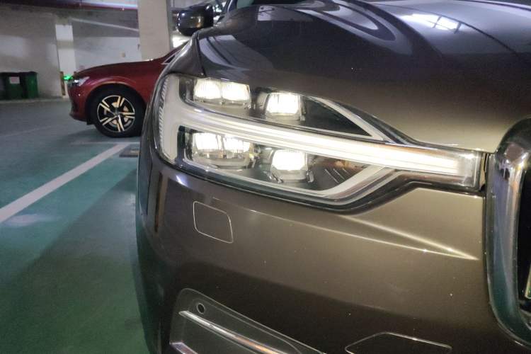 Used Volvo XC60 2019 T5 4x4 Zhiya Luxury Edition China V Standard
