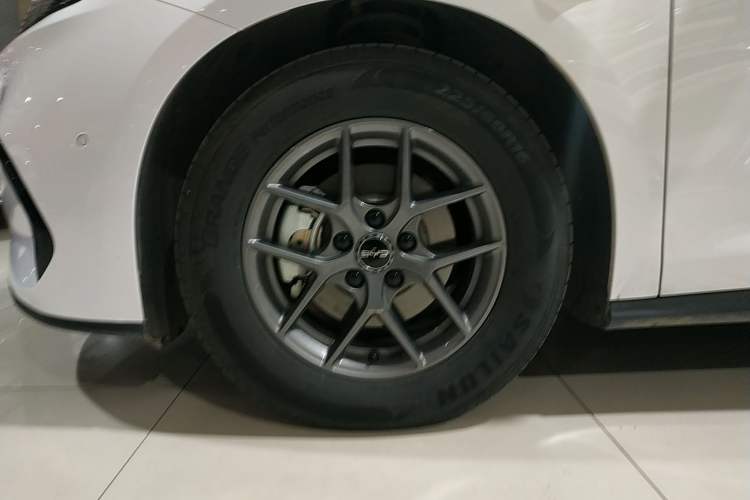 Used BYD Seal 06 New Energy 2025 DM-i Smart Drive 80KM Luxury Model
