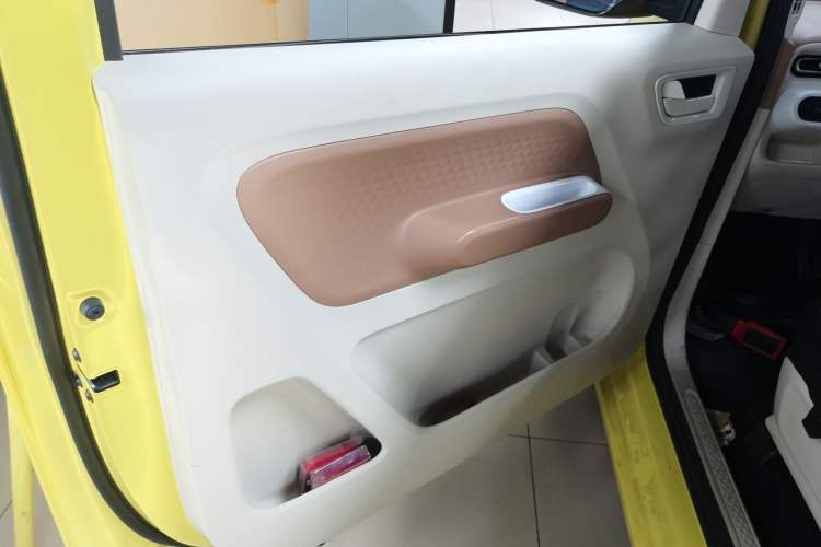 Used Wuling Hongguang MINIEV 2024 3rd Generation 215km Advanced Version
