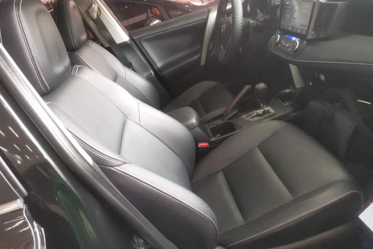 Used Toyota RAV4 2016 2.5L Automatic 4x4 Elite Edition
