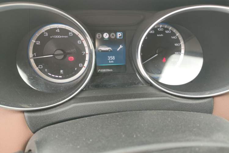 Used Dongfeng Aeolus AX4 2017 1.6L DCT Trendy Style
