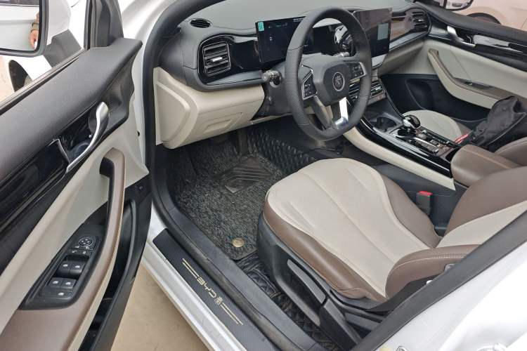 Used BYD Qin PLUS 2024 HONOR Edition DM-i 55KM Leading Model
