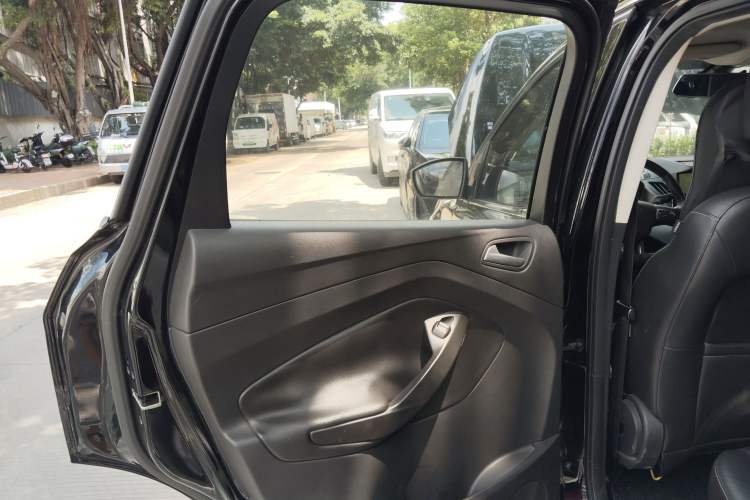 Used Ford Kuga 2017 EcoBoost 180 Two-Wheel-Drive Tiger Leap Model
