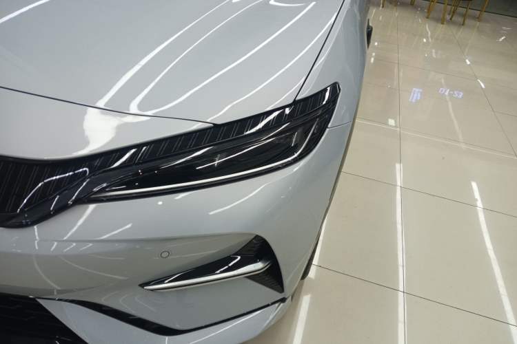 Used BYD Song L EV 2025 Intelligent Driving Version 662 km LiDAR Excellence Edition
