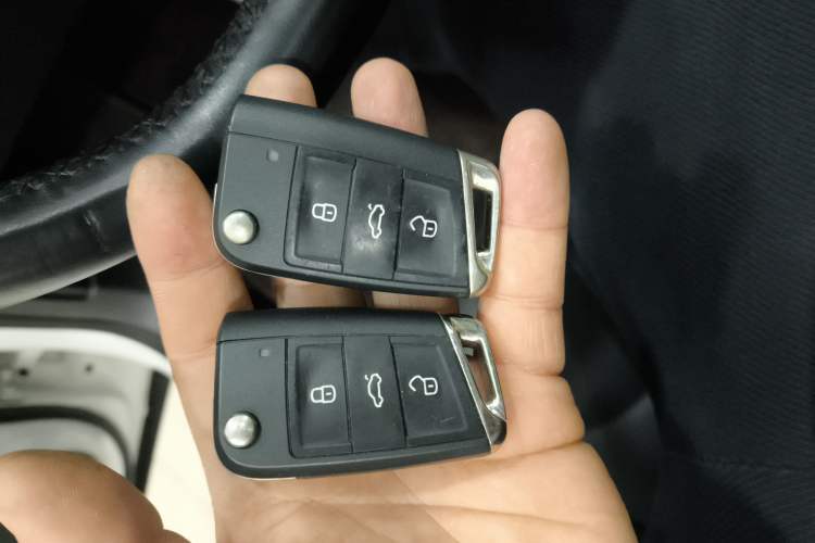 Used Volkswagen Tiguan L 2019 Revised 330TSI Automatic Two-Wheel Drive Smart & Luxury Edition China VI Standard