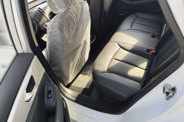 Used Roewe i6 MAX New Energy 2023 EV 420 Skyroof Special Edition
