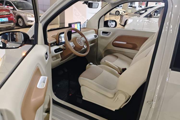 Used Wuling Hongguang MINIEV 2024 3rd Generation 215km Youth Edition
