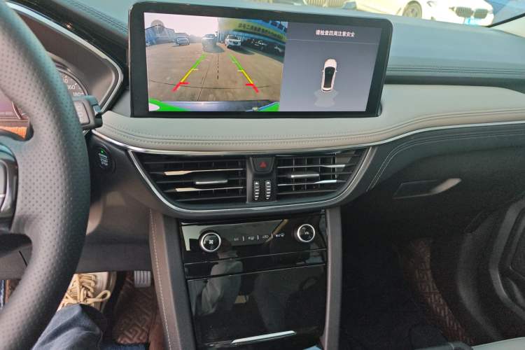 Used Ford Escape 2024 EcoBoost 245 Two-Wheel-Drive Titanium Edition
