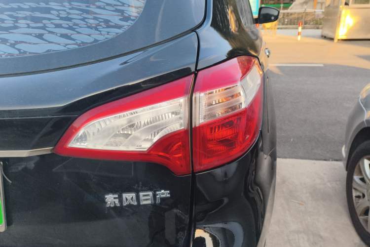 Used Venucia T70 2015 2.0L Manual RuiQu Version