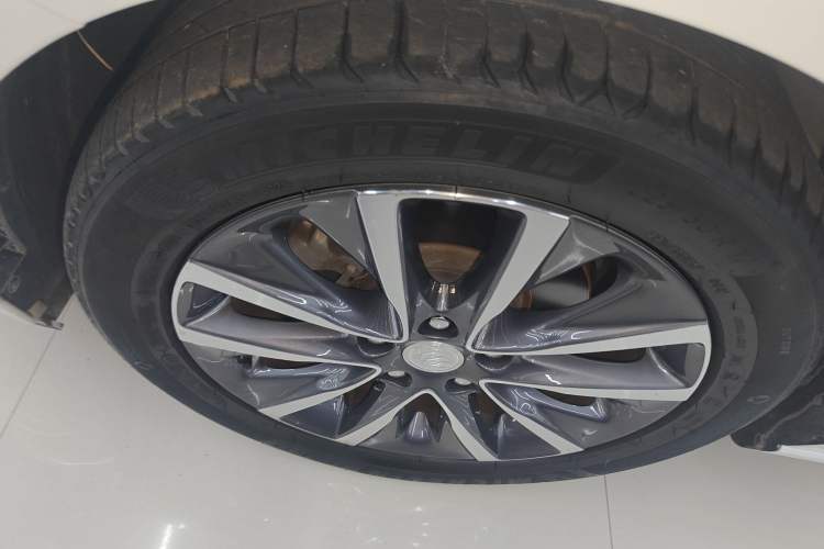 Used Buick GL6 2021 323T Mild Hybrid Connect Prestige Model
