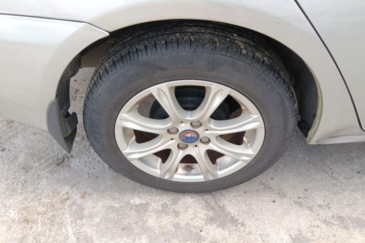 Used Geely Auto Diamond 2013 1.5L Manual Elite Model
