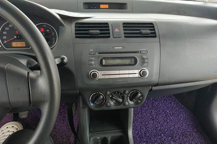 Used Suzuki Swift 2016 1.5L Manual Fashion Model
