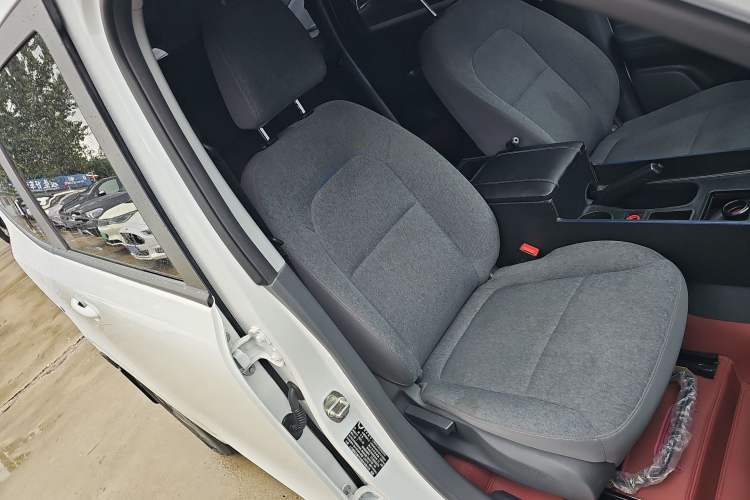 Used Wuling Hongguang New Energy 2025 Extended-Range Hybrid 50KM Comfort Version
