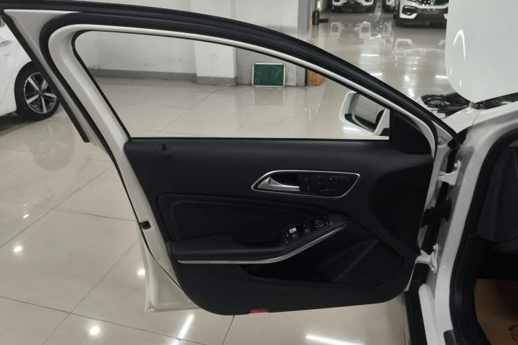 Used Mercedes-Benz GLA 2015 GLA 200 Fashion Model